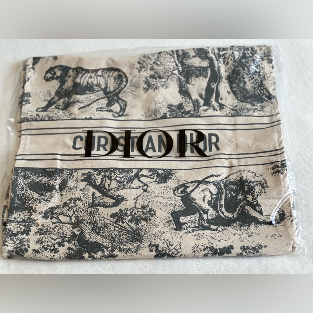 Christian Dior 'Dioriviera' Canvas Tote - Picture 9 of 9